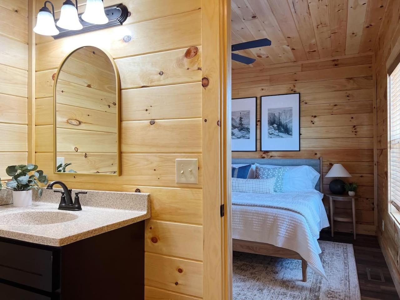 Splendid 2Cabins Sleeps 28 Pool Hot Tub More بيدجن فورج المظهر الخارجي الصورة