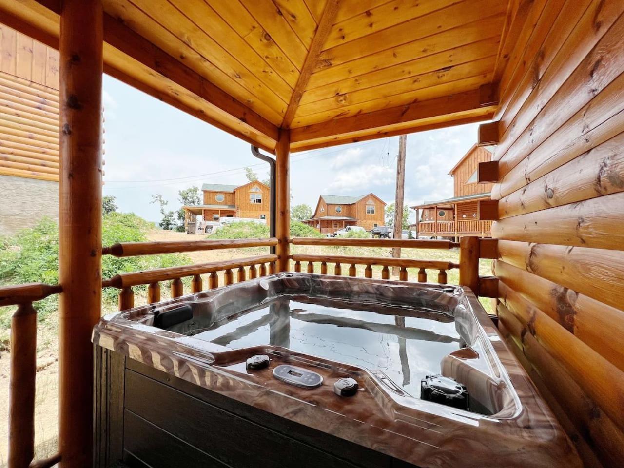 Splendid 2Cabins Sleeps 28 Pool Hot Tub More بيدجن فورج المظهر الخارجي الصورة